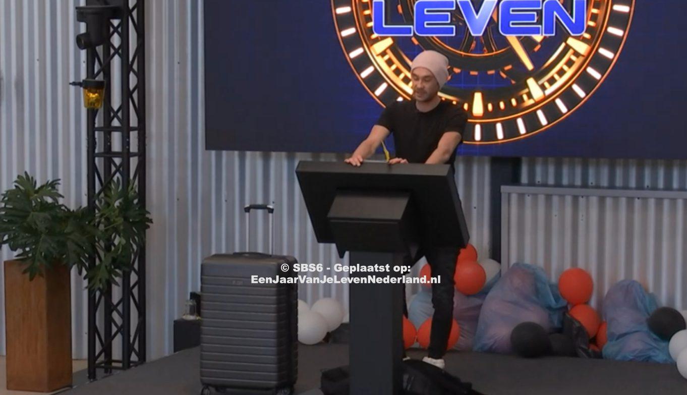 Jeffrey spreekt de groep toe, hij blijft in een jaar van je leven EenJaarVanJeLevenNederland.nl