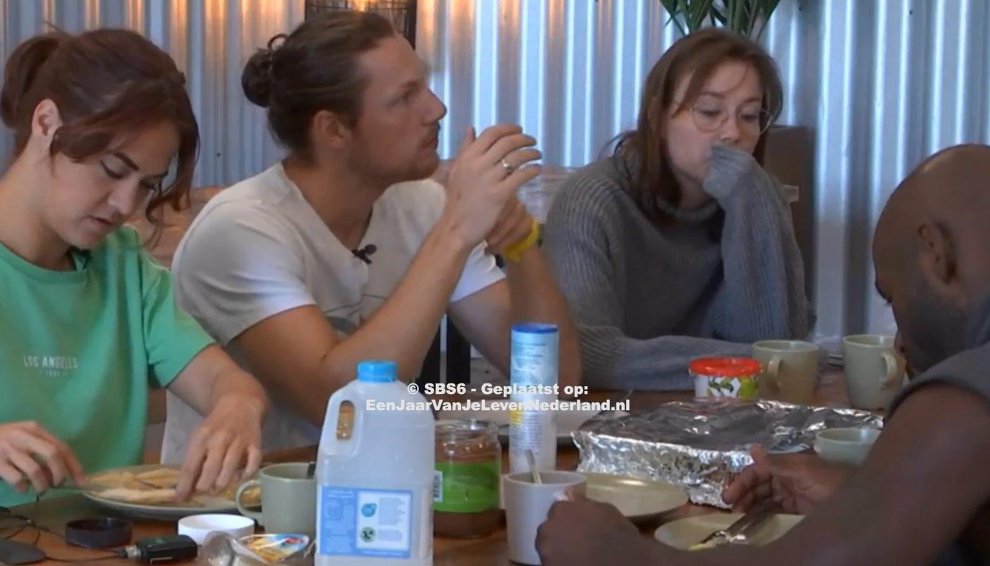 De deelnemers vragen zich af wanneer de finale van een jaar van je leven is De deelnemers vragen zich af wanneer de finale van een jaar van je leven is